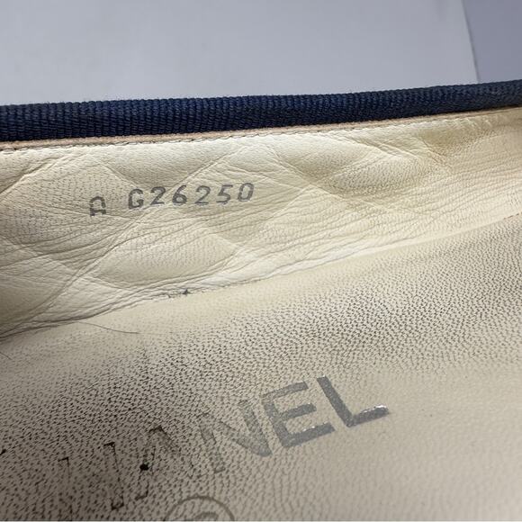 Chanel Women's Navy Blue CC Cap Toe Quilted Leather Ballet Flats - Picture 11 of 12